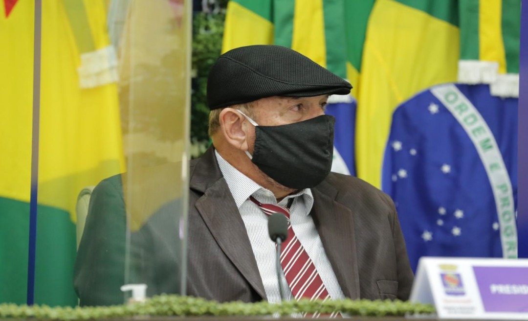 N. Lima e a esquerda de shopping da Câmara de Rio Branco